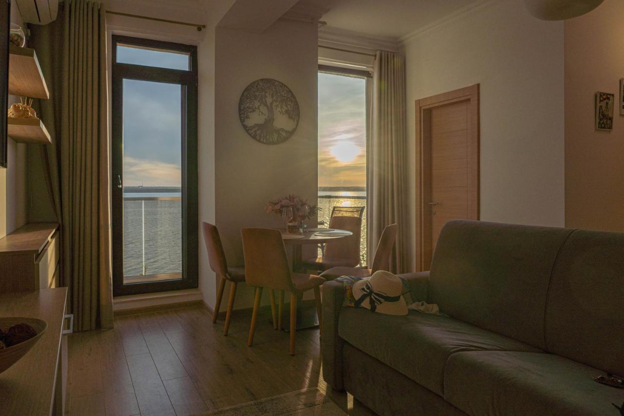 Apartament Le Bonheur Mamaia Bagian luar foto