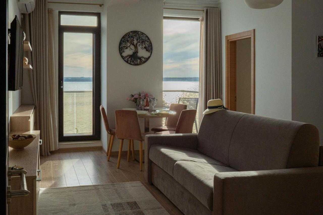 Apartament Le Bonheur Mamaia Bagian luar foto