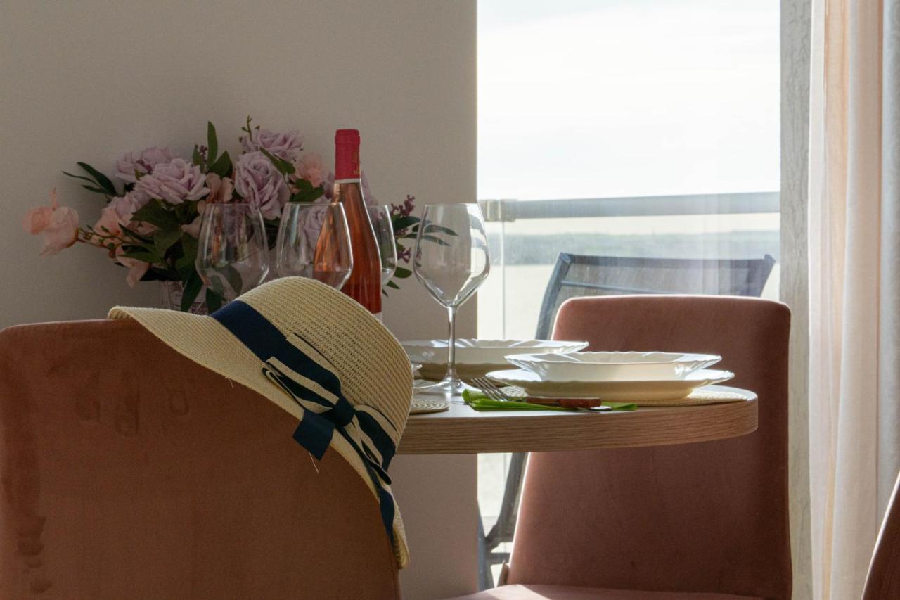 Apartament Le Bonheur Mamaia Bagian luar foto
