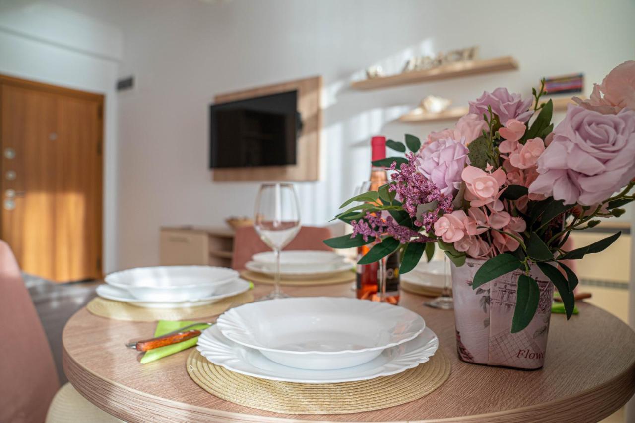 Apartament Le Bonheur Mamaia Bagian luar foto