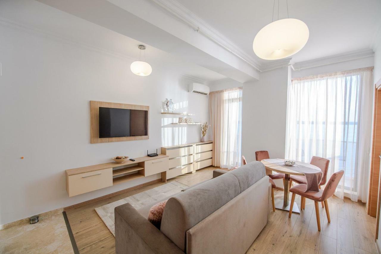 Apartament Le Bonheur Mamaia Bagian luar foto